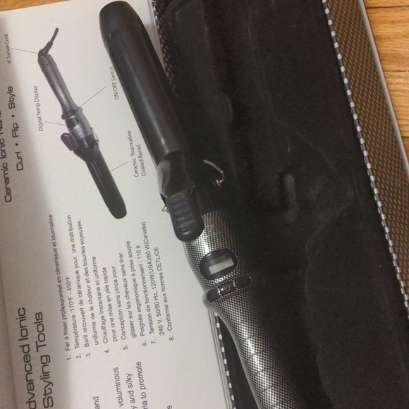 1 1/4 curling iron - Picture 2 of 3